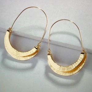 ✨Anthro Myra Gold Hoop Earrings✨